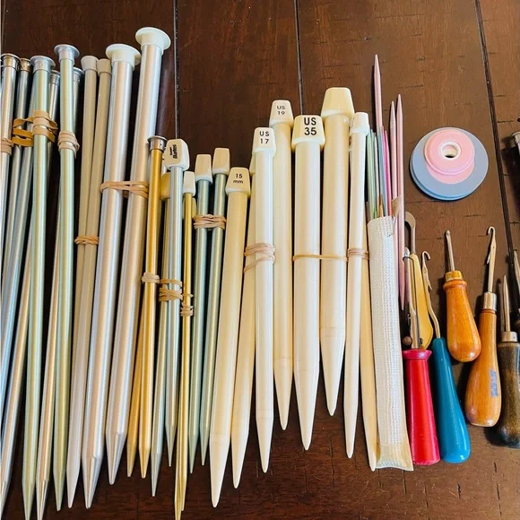 Colorful Knitting Needle Sets - Picture 4 of 6